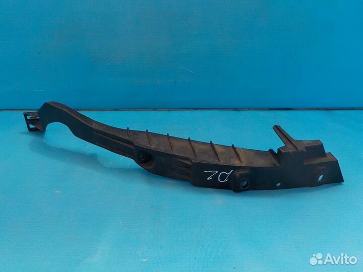 Кронштейн переднего бампера правый opel Astra J 20