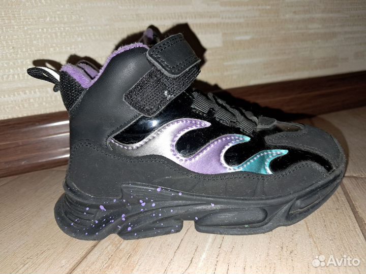 Кроссовки для девочки