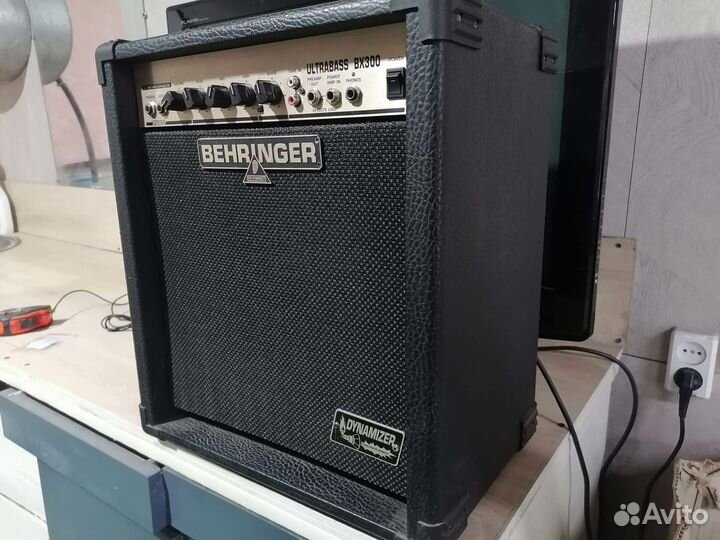 Гитарный комбоусилитель