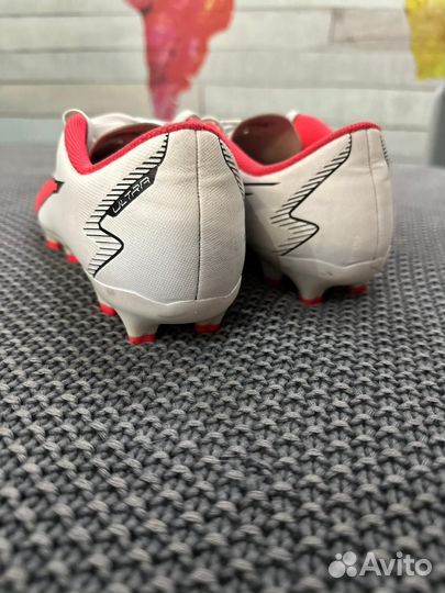 Футбольные бутсы puma