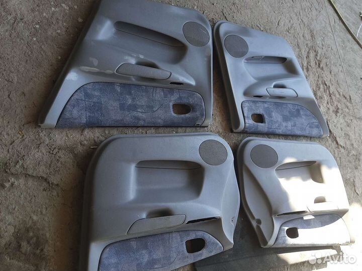 Обшивки карты дверей Mazda Premacy