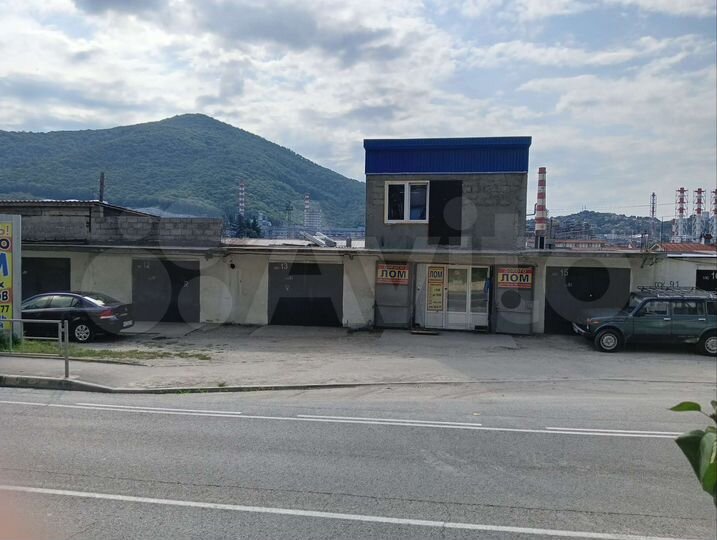 Гараж, > 30 м²