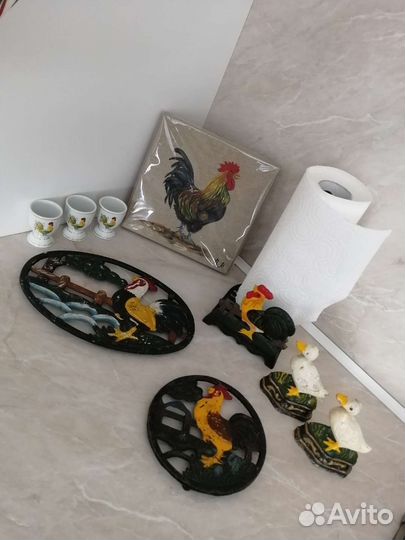 Старинная чугунная подставка и держатель полотенец