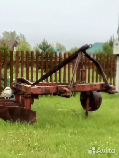 Плуг для трактора