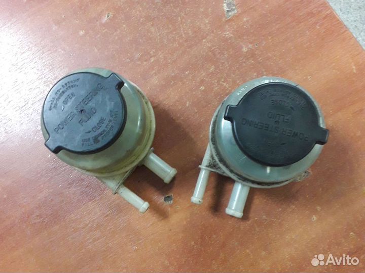 Бачок гидроусилителя Camry 40 2az