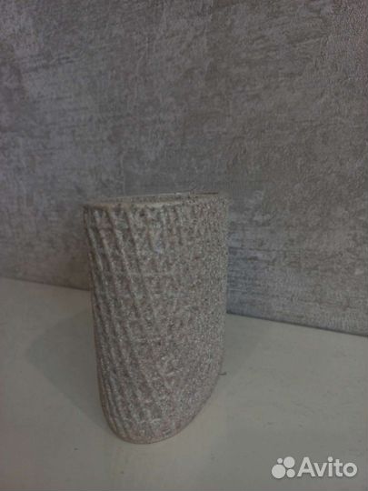 Подставка под зубные щетки из камня