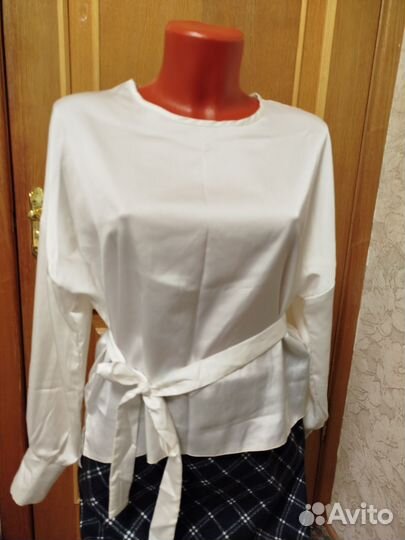 Блузка женская белая шёлк 46 размер бу