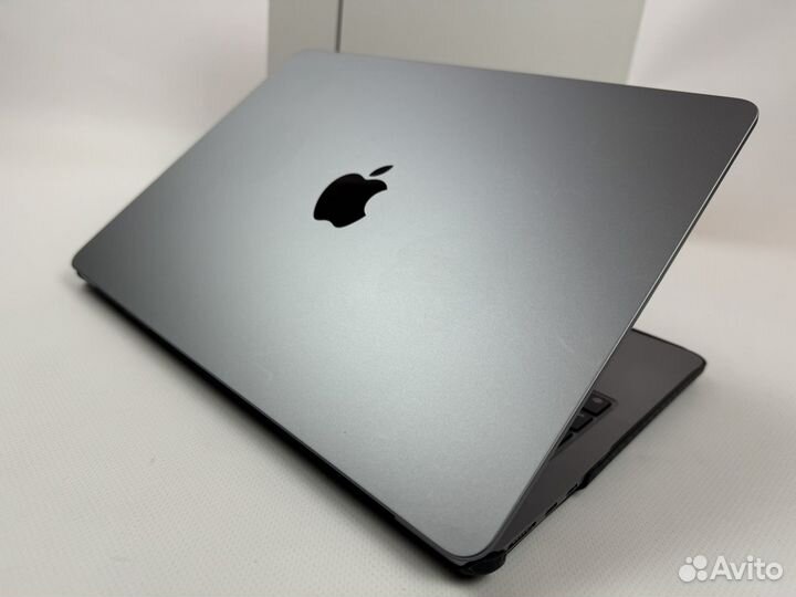 Идеальный Macbook Air 13 M2 256Gb комплект