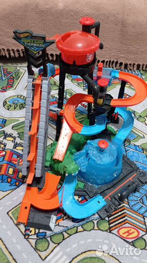 Хотвилс трек мега гараж и автомойка