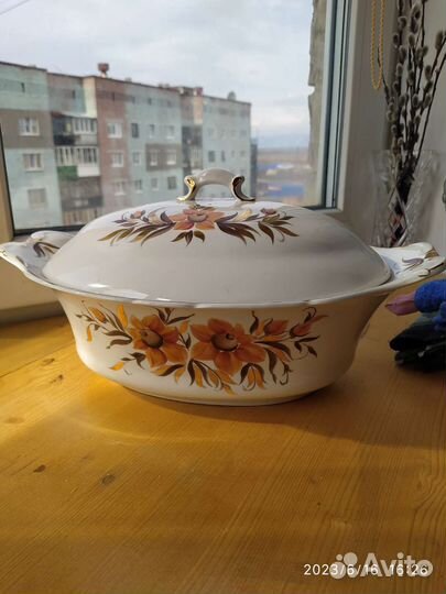 Салатник фарфор СССР с крышкой