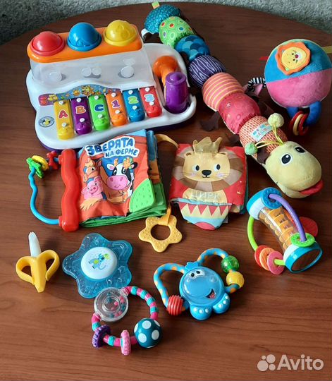 Развивающие игрушки для малышей пакетом