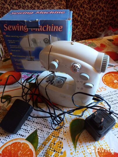 Швейная мини-машинка