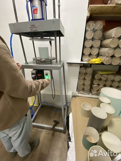 Вальцеватель для шляпных коробок