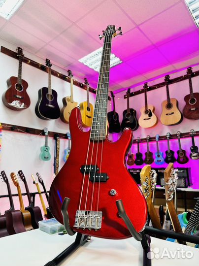 Бас гитара Washburn