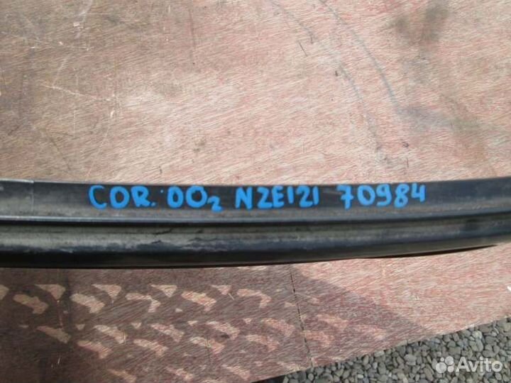 Решетка радиатора Toyota Corolla NZE120 2NZ-FE