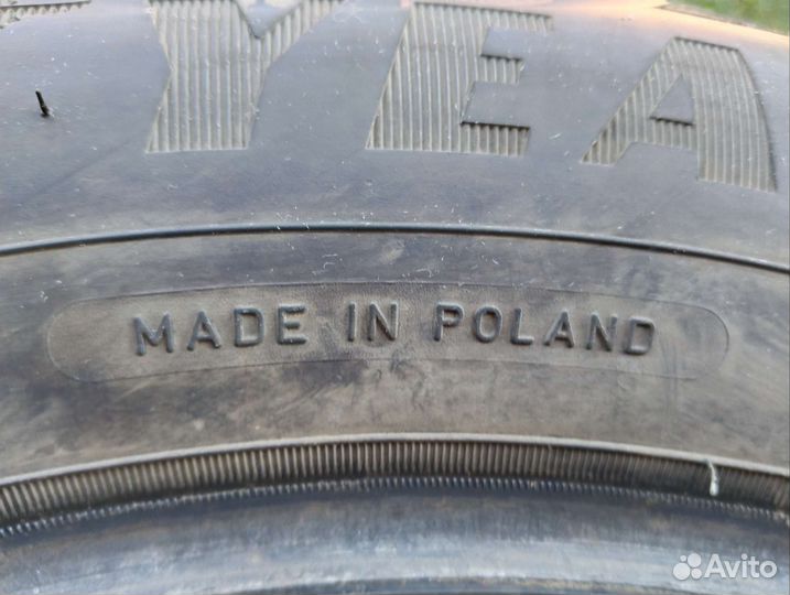 Goodyear Ultragrip Ice Arctic 215/60 R16 99T