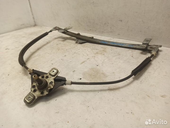 Стеклоподъемник механический передний левый