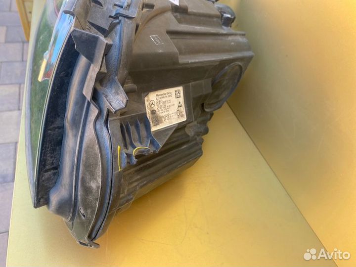 Фара светодиодная правая Mercedes-Benz E-Class