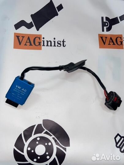 Блок управления бензонасосом Vw Passat B6 3.2 2007