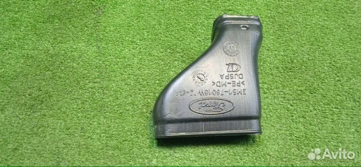 Воздуховод правый Ford Focus 2007