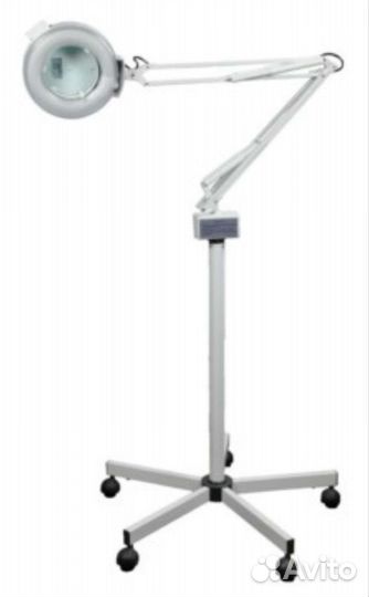 Лампа лупа для косметолога на штативе