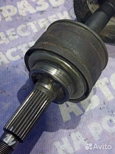 Правый привод Chevrolet Niva внедорожник 2123 2014