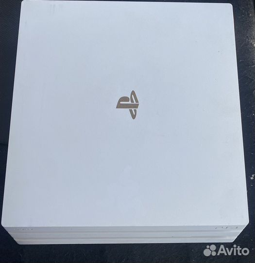 Sony PS4 pro 1tb 2 геймпада 18 дисков