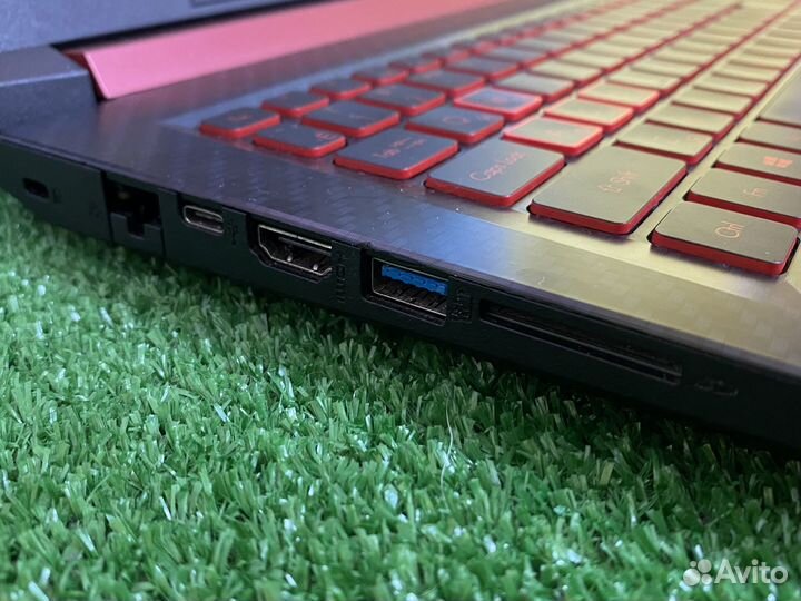 Игровой ноутбук i5/16/512/1050