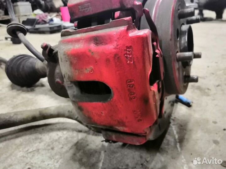 Суппорт передний правый (Land Rover Range Rover)