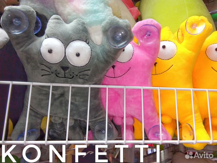 Кот на стекло авто