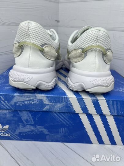 Кроссовки Adidas ozweego