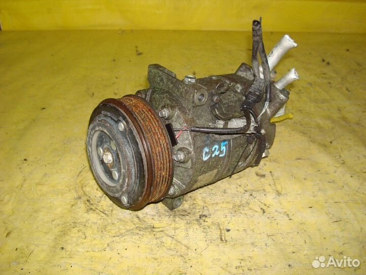 Компрессор кондиционера Nissan Serena C25