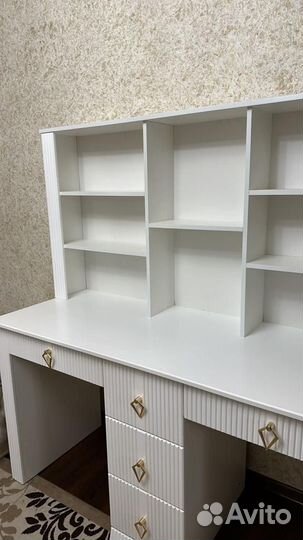 Письменный стол для школьника на двоих