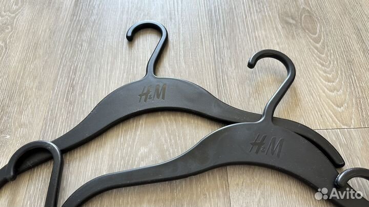 Вешалки детские H&M