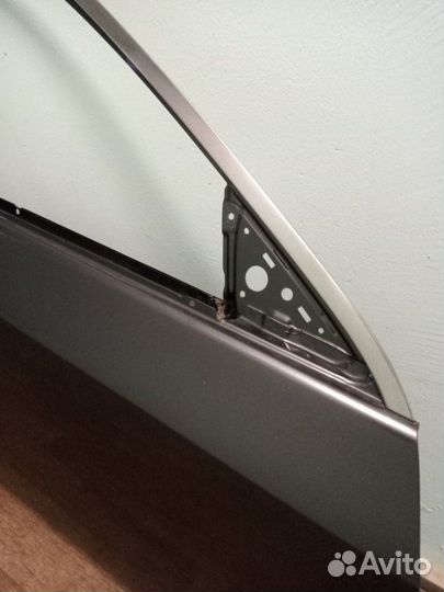 Дверь боковая передняя правая Honda Accord седан