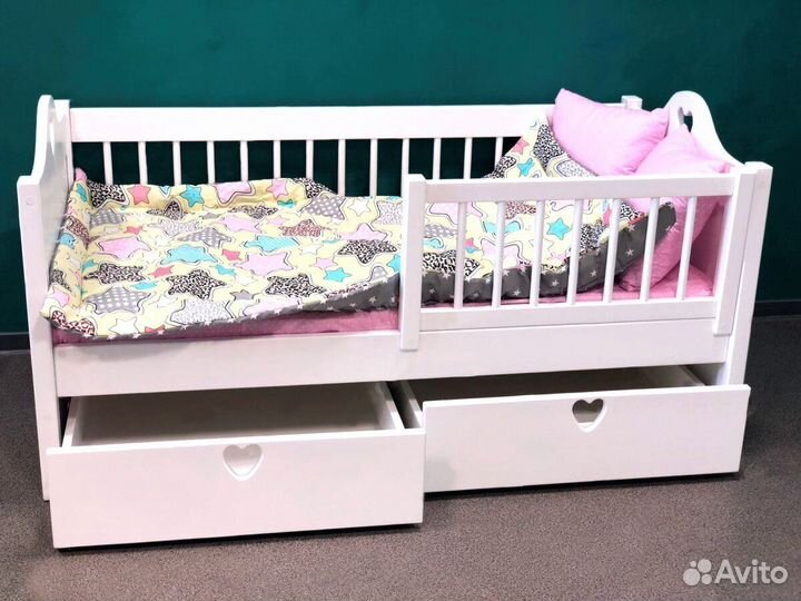 Детская кровать с бортиком