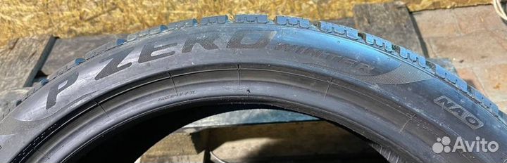 Pirelli P Zero Winter 235/40 R19