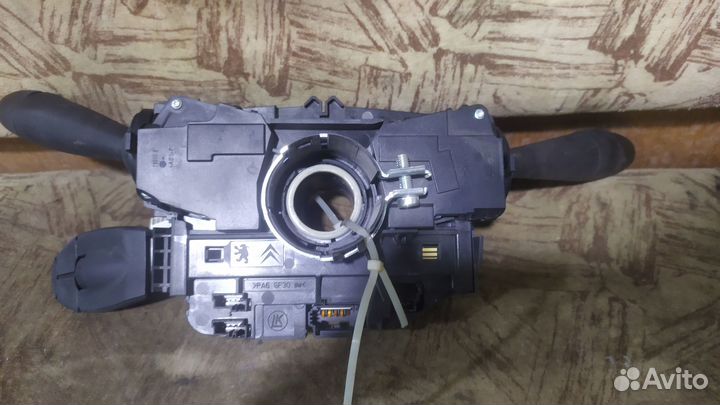 Peugeot 3008 подрулевой переключатель