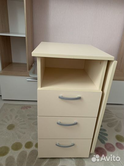 Складной стол для маникюра