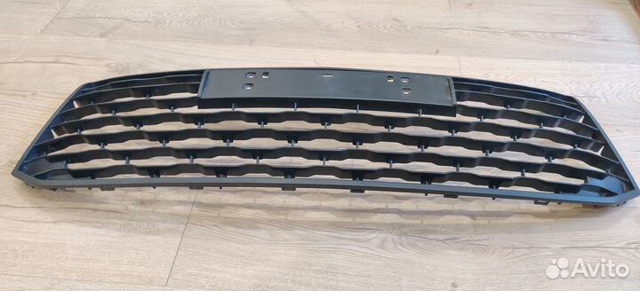 Решетка переднего бампер Mitsubishi Pajero Sport 3