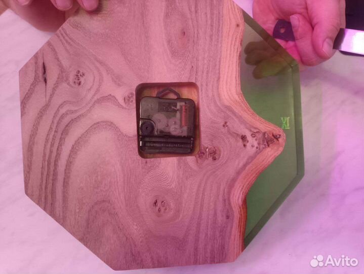 Часы настенные с эпоксидной смолой