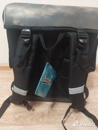 Рюкзак школьный
