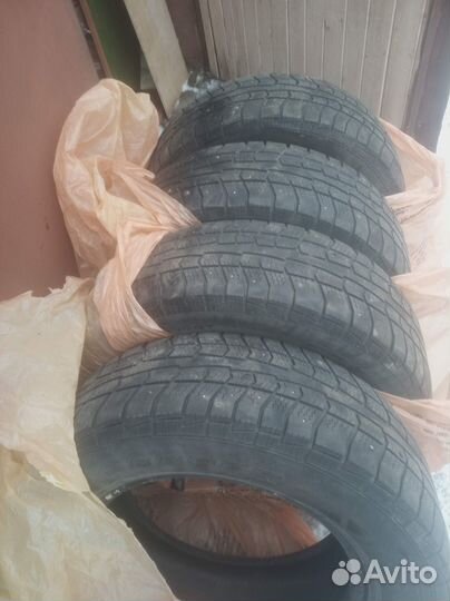 Cooper Discoverer M+S 215/70 R16 100T