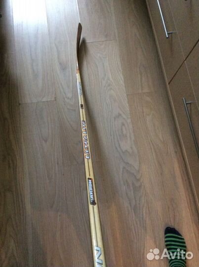 Профессиональная хоккейная клюшка