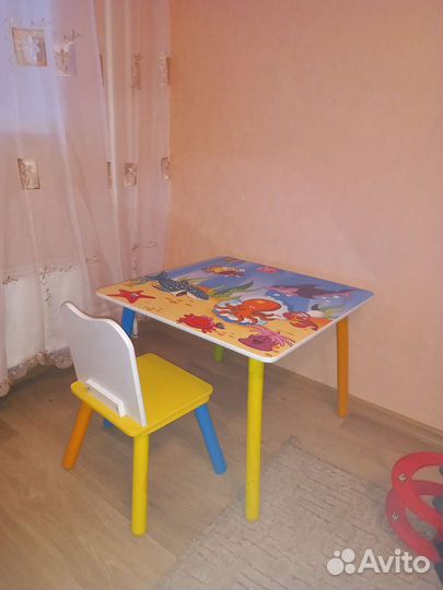 Детский столик со стульчиком