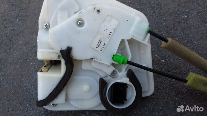 Замок передней правой двери Mazda 3 BL