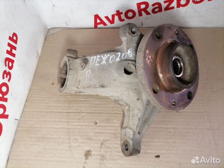 Поворотный кулак правый Peugeot 206