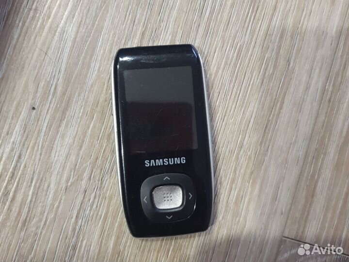 Mp3 плеер samsung F3 rovermedia aria M2