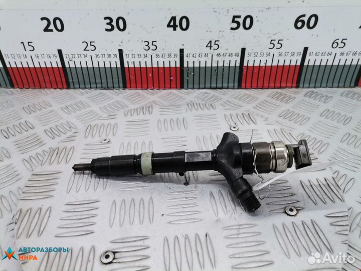 Форсунка Toyota Corolla Verso 2004 236700G010