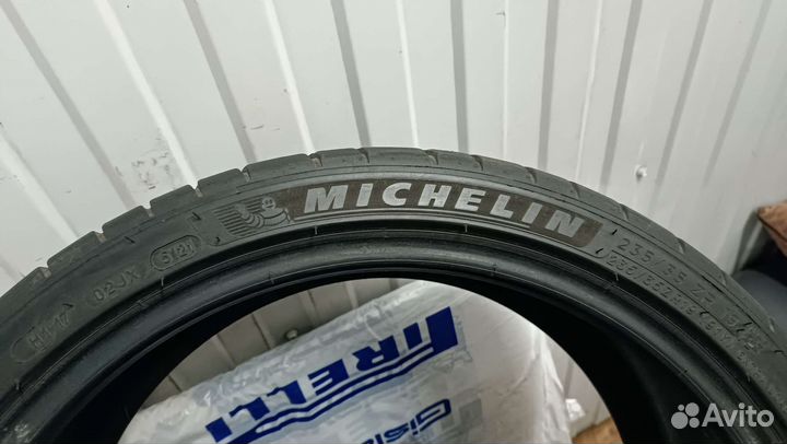 Michelin Pilot Sport 4 S 235/35 R19